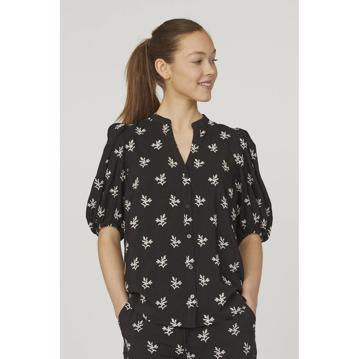 SisterS Point blouse met all over print zwart ecru