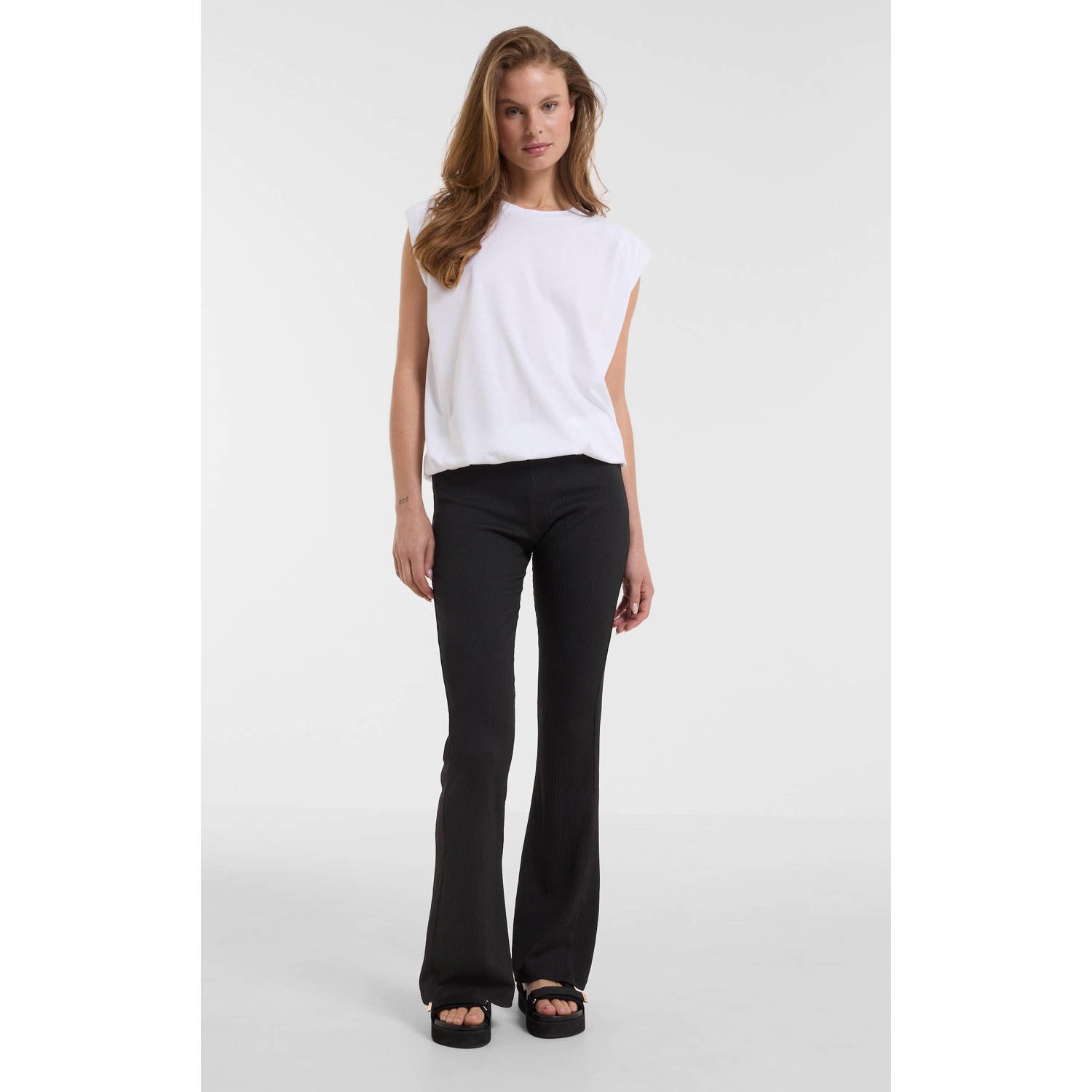 Anytime crinkle flared broek zwart