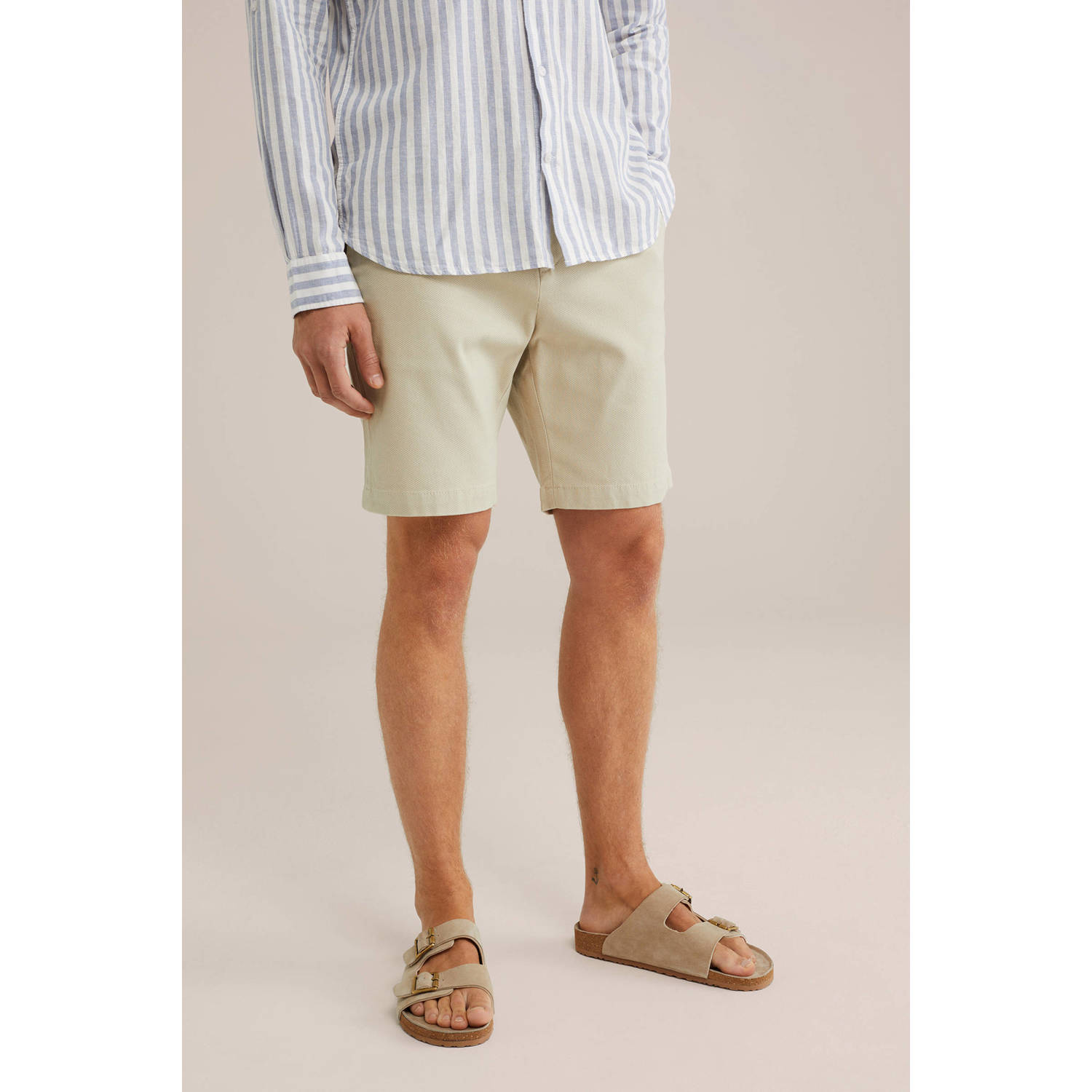 WE Fashion regular fit short otter