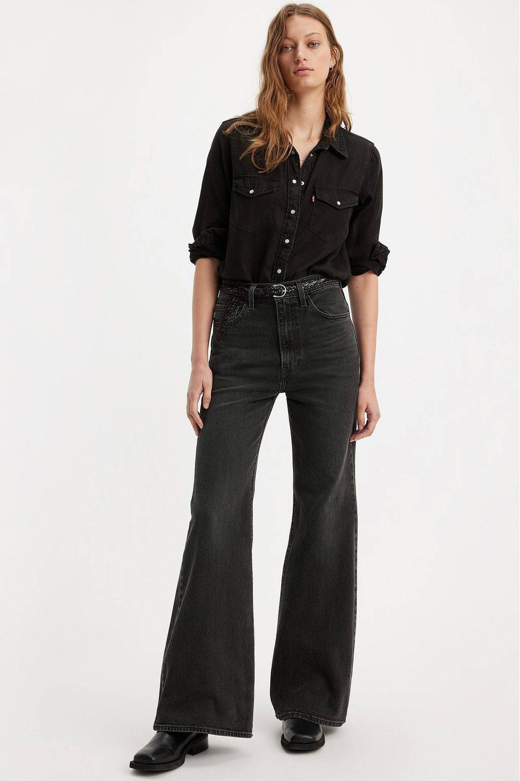 Black denim dames Levi's Ribcage bell high waist flared jeans van denim met rits- en knoopsluiting en effen