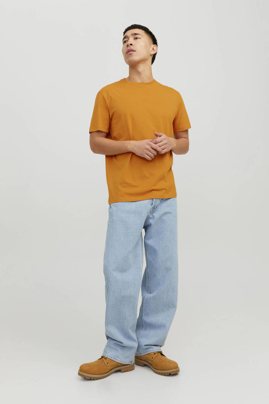 Oranje heren JACK & JONES ESSENTIALS regular fit T-shirt van katoen met effen, korte mouwen en ronde hals