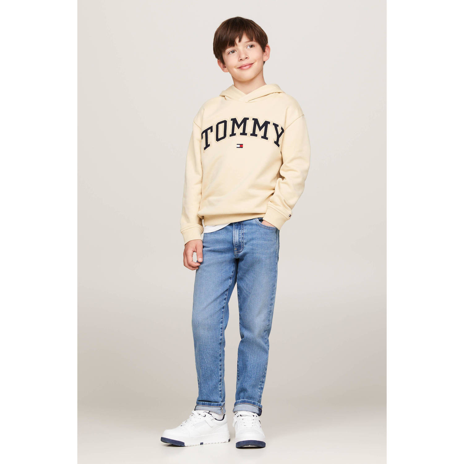 Tommy Hilfiger Straight jeans MODERN STRAIGHT VINT MWASH DENIM Kinderen tot 16 jaar met geborduurde logo-vlag