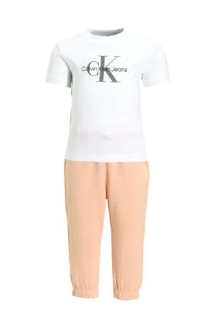 broek + sweater + T-shirt rozezand/wit