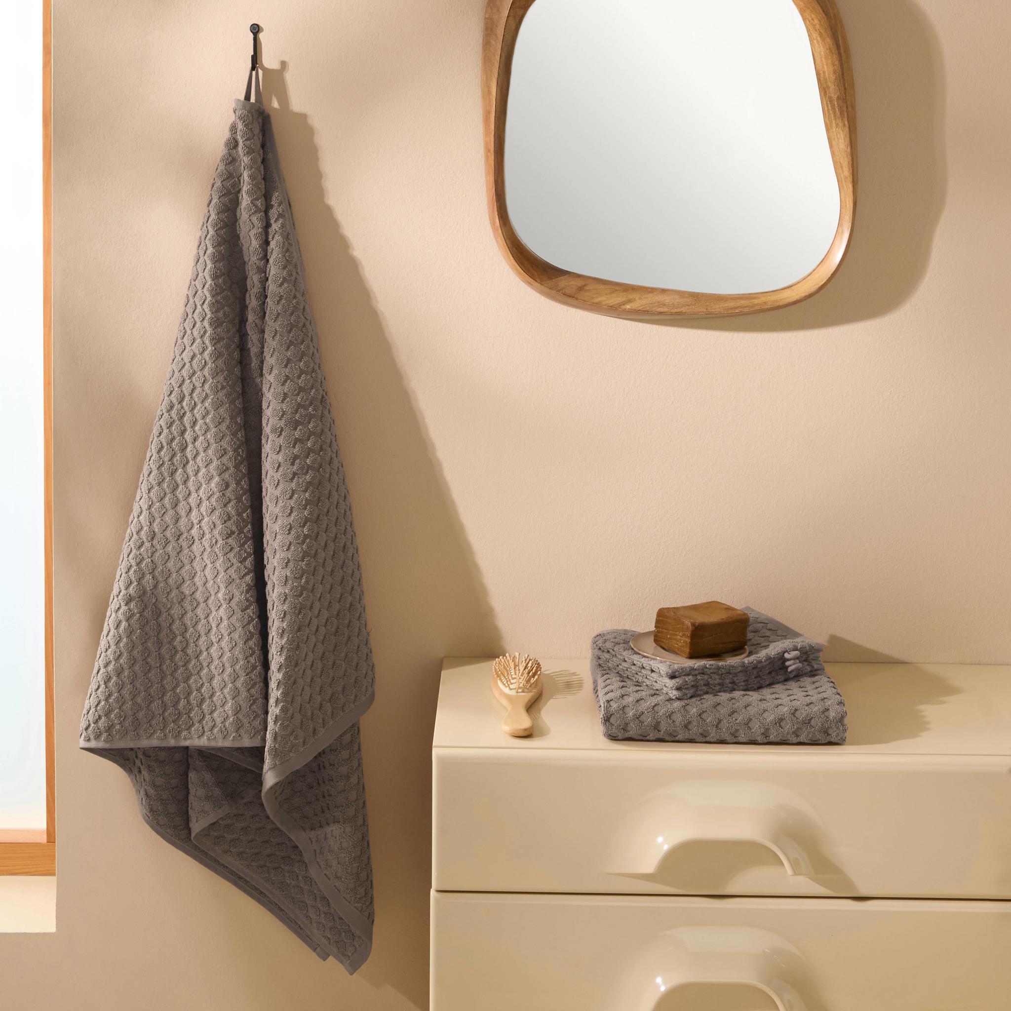 Ultra Deluxe Badhanddoek Taupe kopen - The One Store