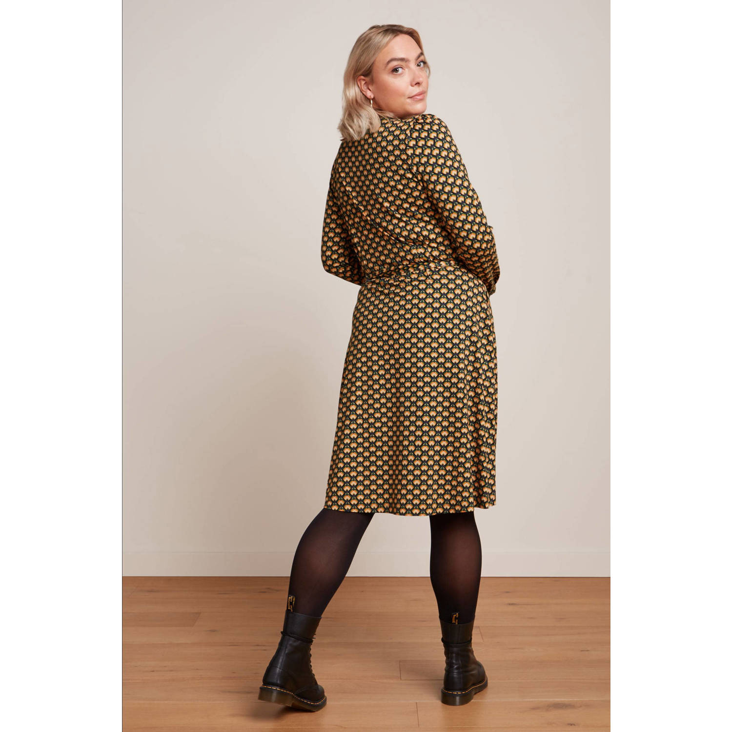 King Louie jurk Sheeva Dress Valet met grafische print en ceintuur donkerblauw geel oranje