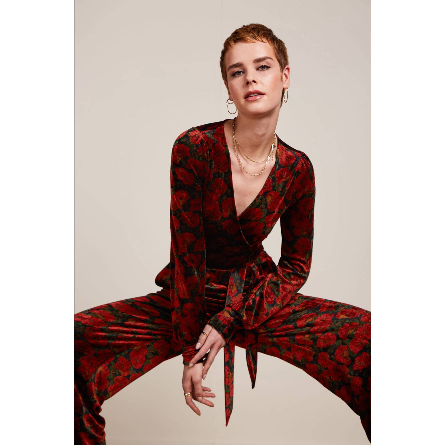 King Louie gebloemde fluwelen jumpsuit Zita rood zwart