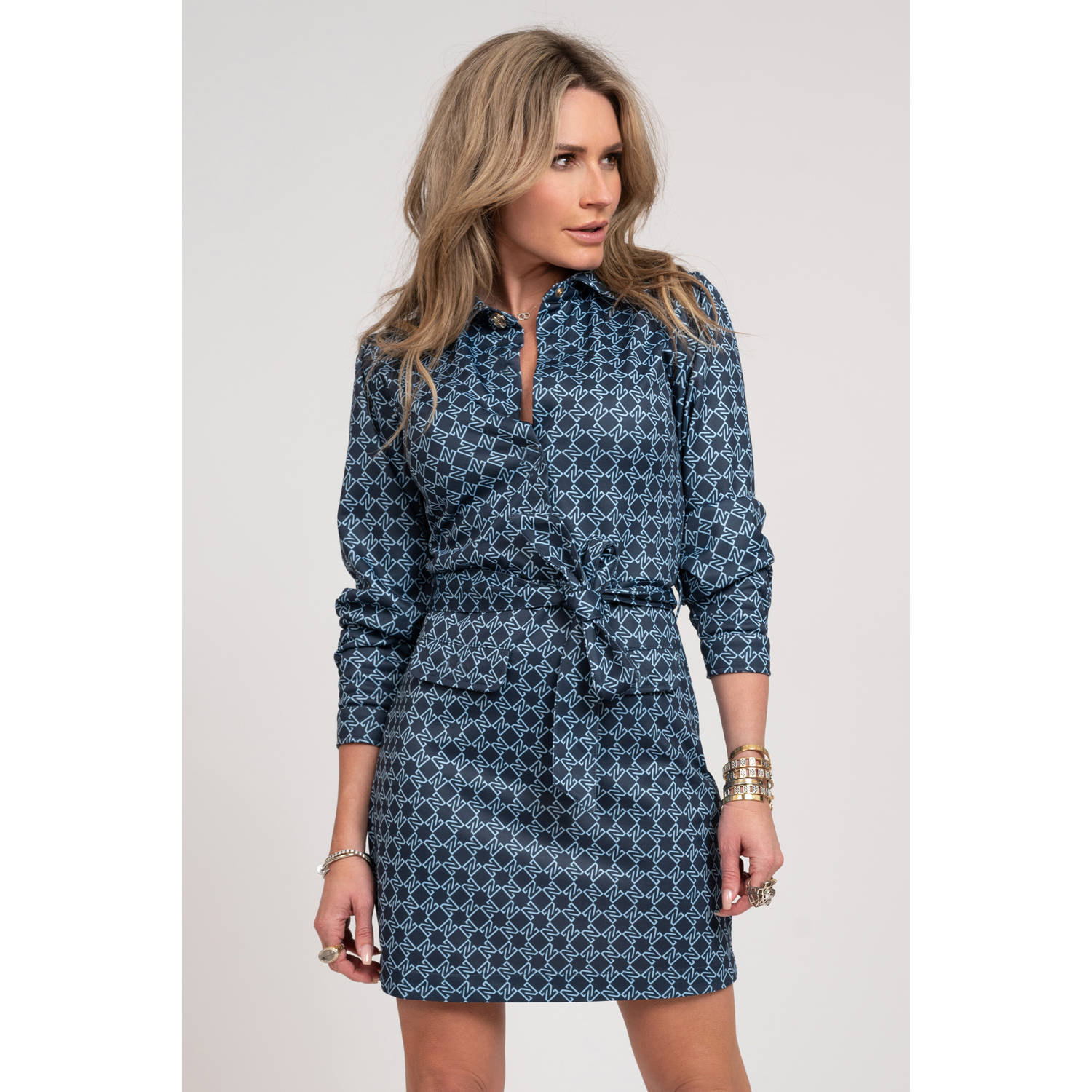 NIKKIE jurk met logo blauw zwart