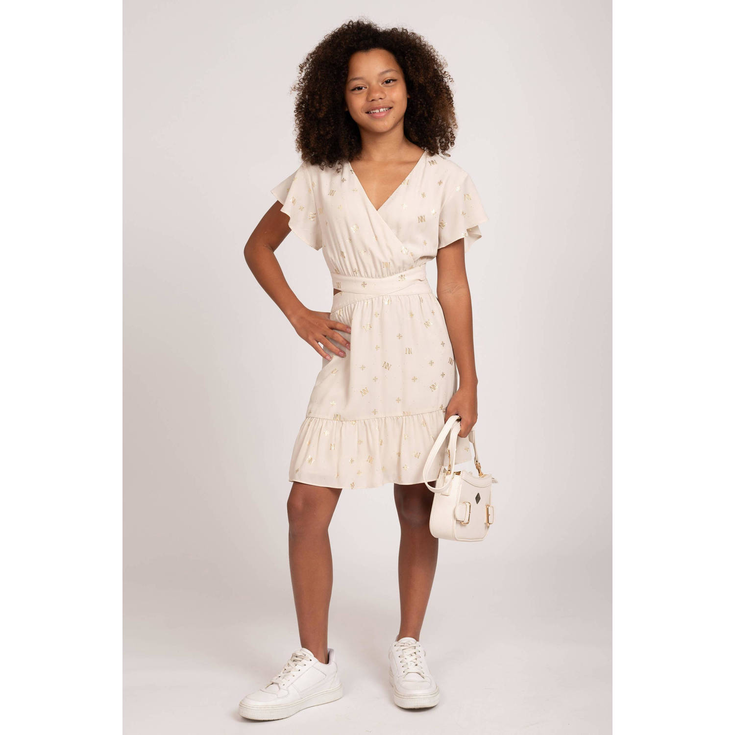 NIK&NIK jurk Shiva met all over print en volant beige goud Meisjes Polyester V-hals 152
