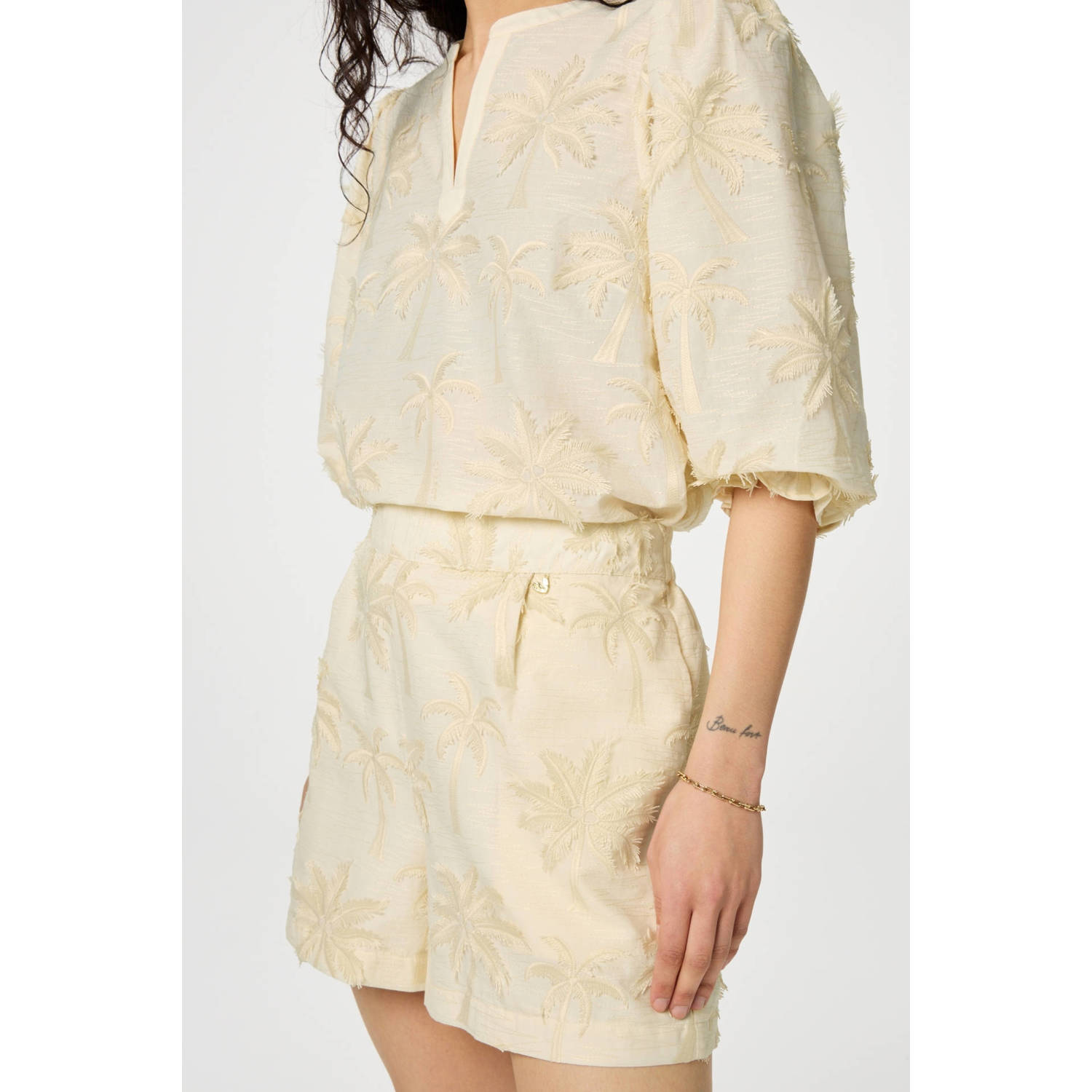 Fabienne Chapot loose fit short met all over print en borduursels ecru
