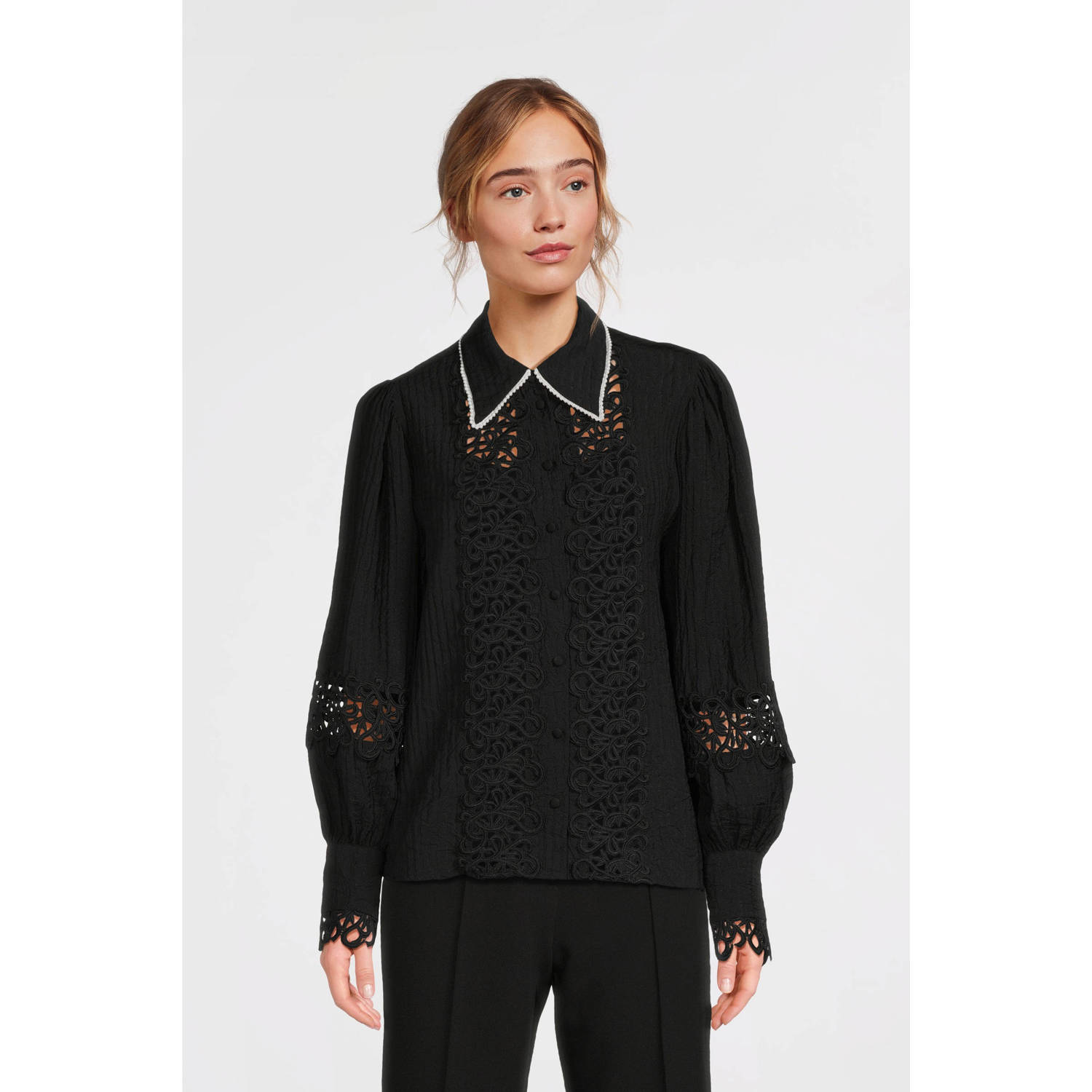Aaiko blouse met borduursels zwart