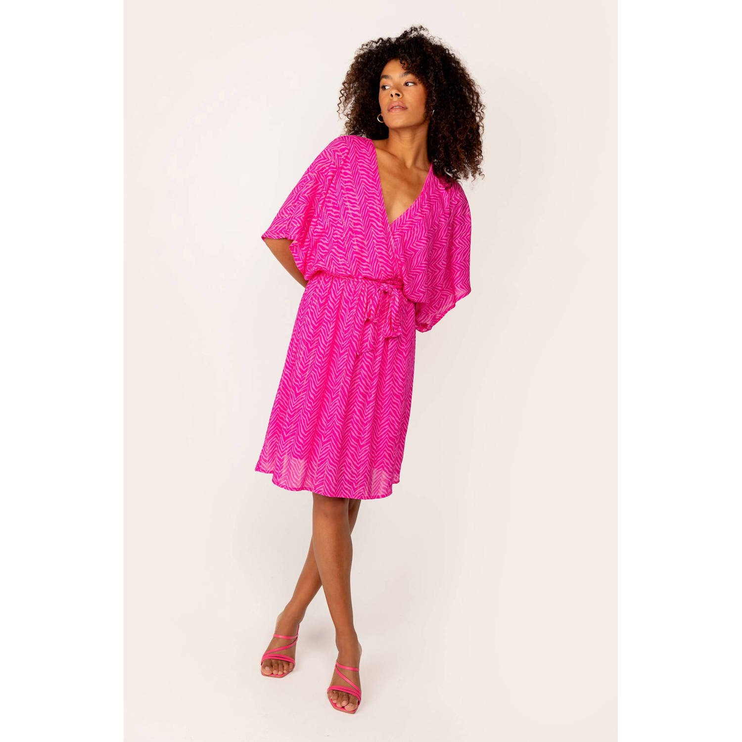 Freebird jurk met all over print en ceintuur roze