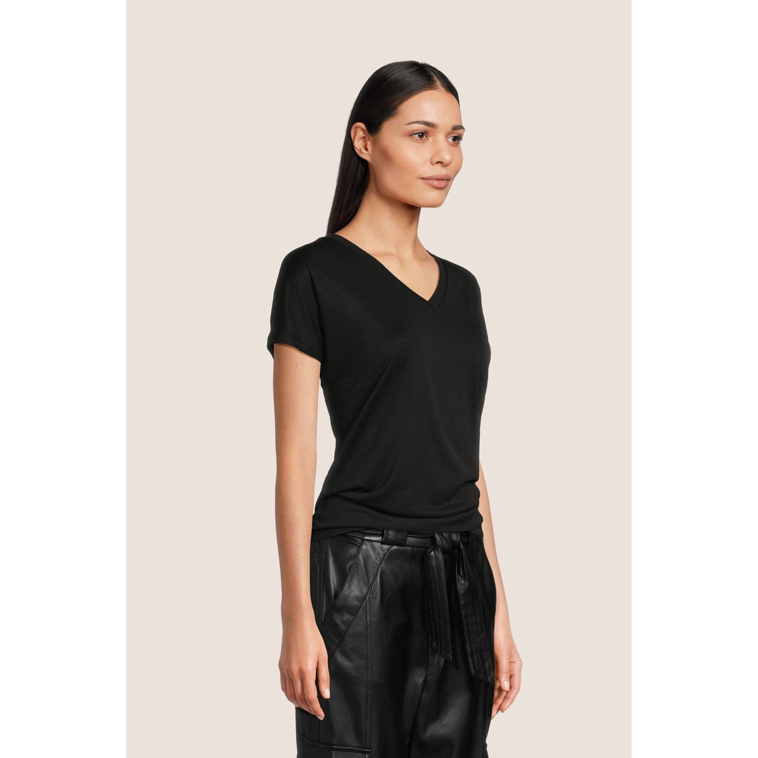Moss copenhagen Ontspannen Zwarte Top met Oprolbare Mouwen Black Dames