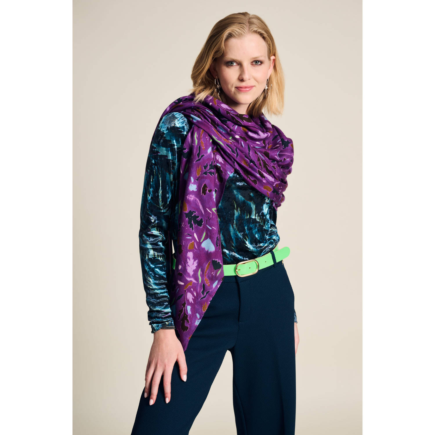 POM Amsterdam sjaal met all over print paars