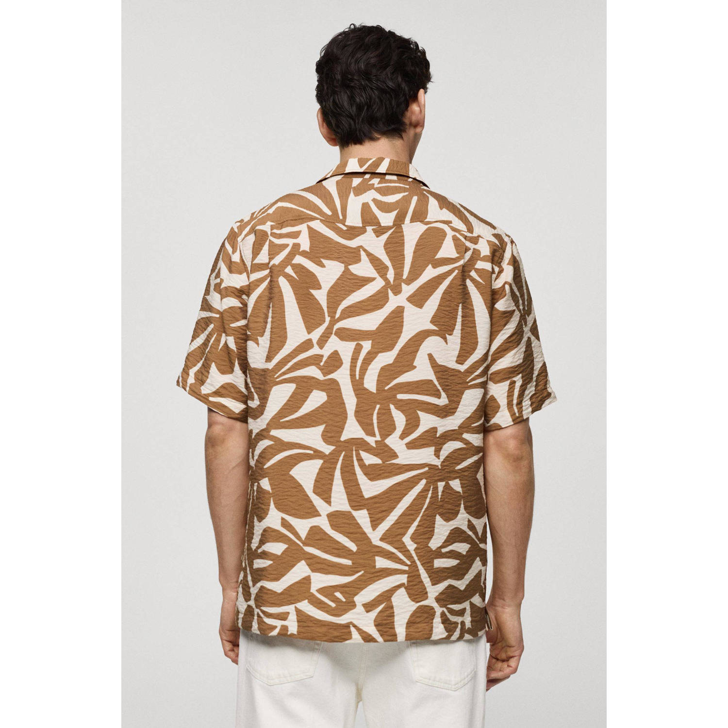 Mango Man regular fit overhemd met all over print bruin