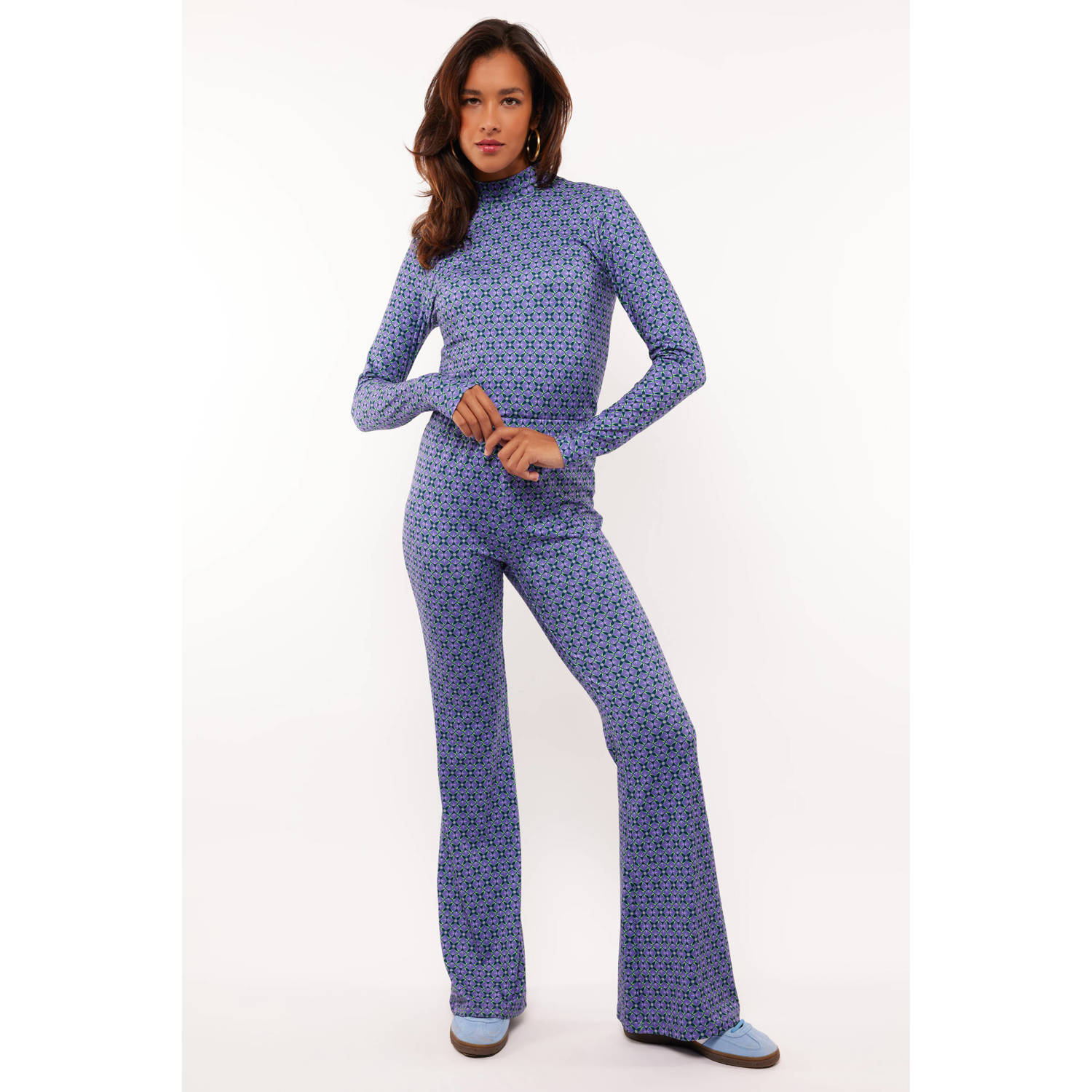 FLURESK high waist flared broek Rox met grafische print lila