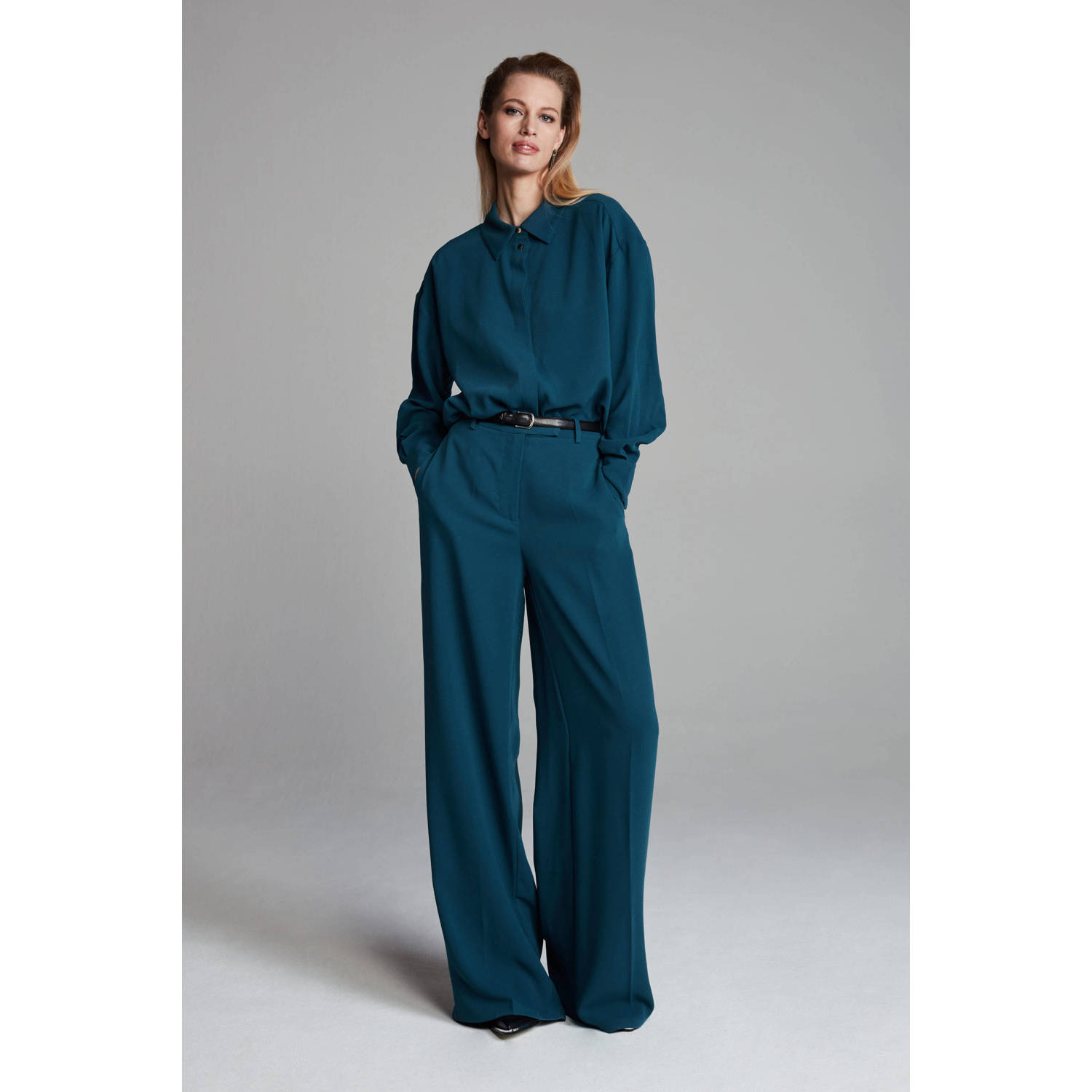POM Amsterdam X Claes Iversen wide leg pantalon Cyndi blauw