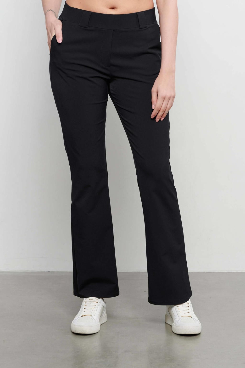 Zwarte dames &Co Woman flared broek van travelstof FLARE TRAVEL met regular waist, rits- en knoopsluiting en effen