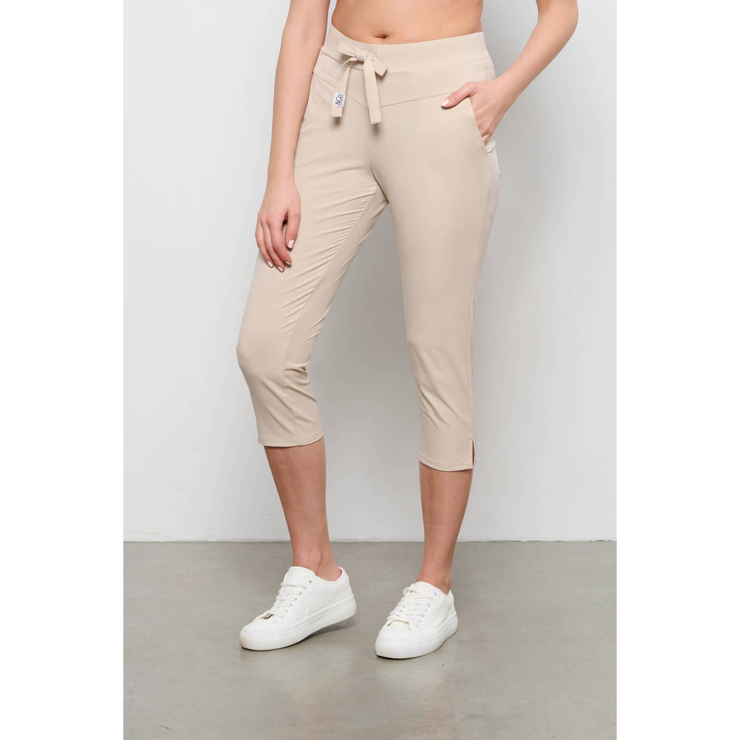 &Co Woman straight fit broek PHOENIX CAPRI TRAVEL zand