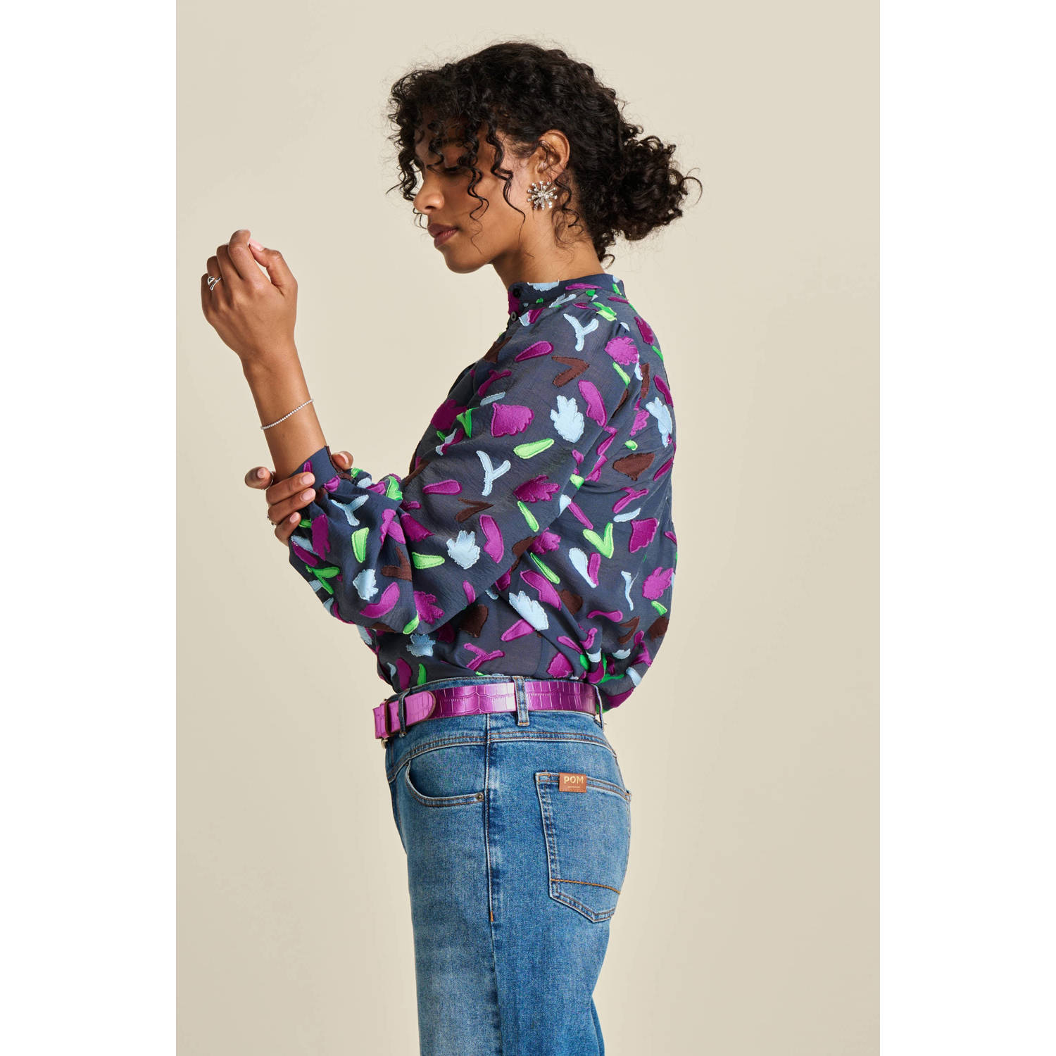 POM Amsterdam blouse met all over print en borduursels grijsblauw multi