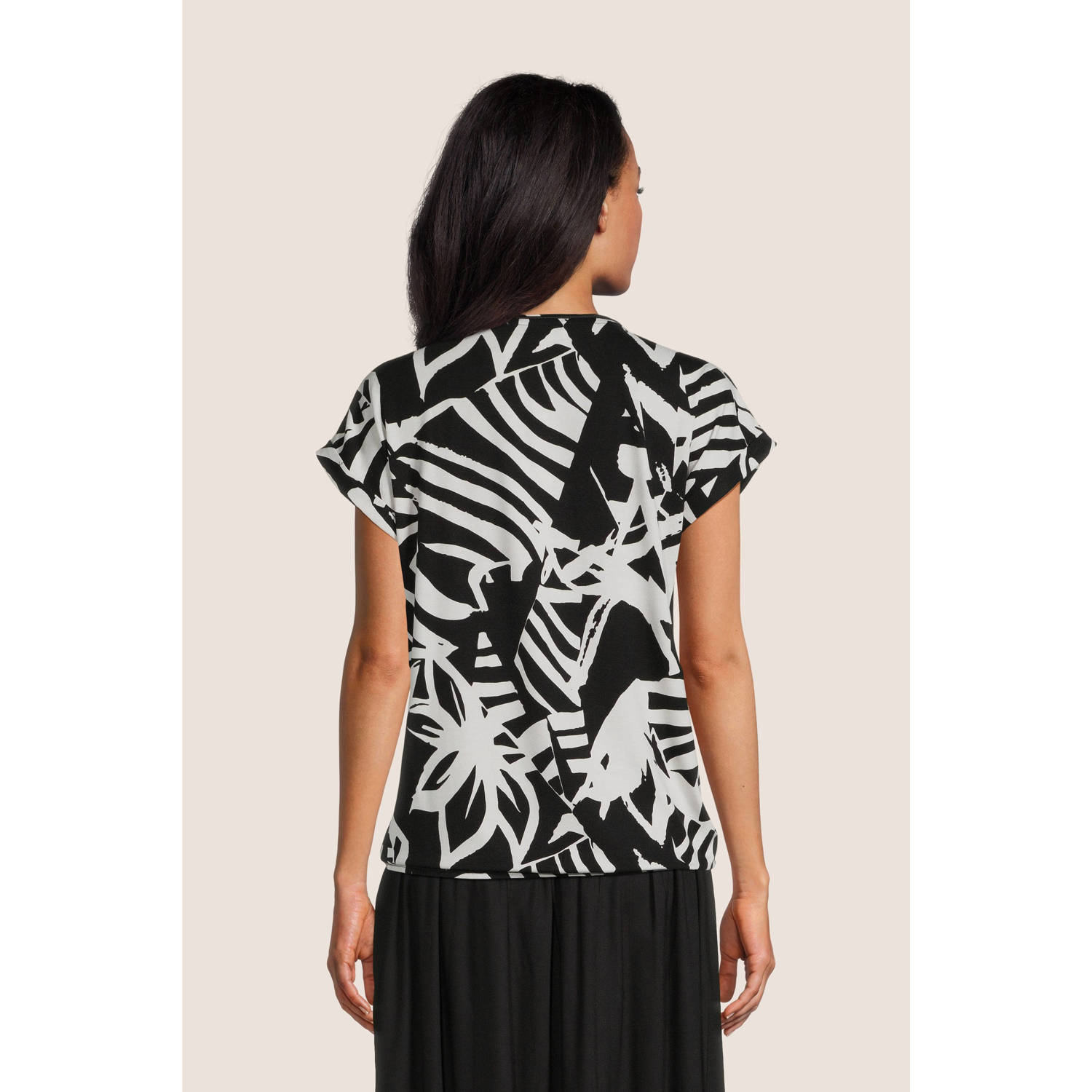 NED top met all over print zwart crème