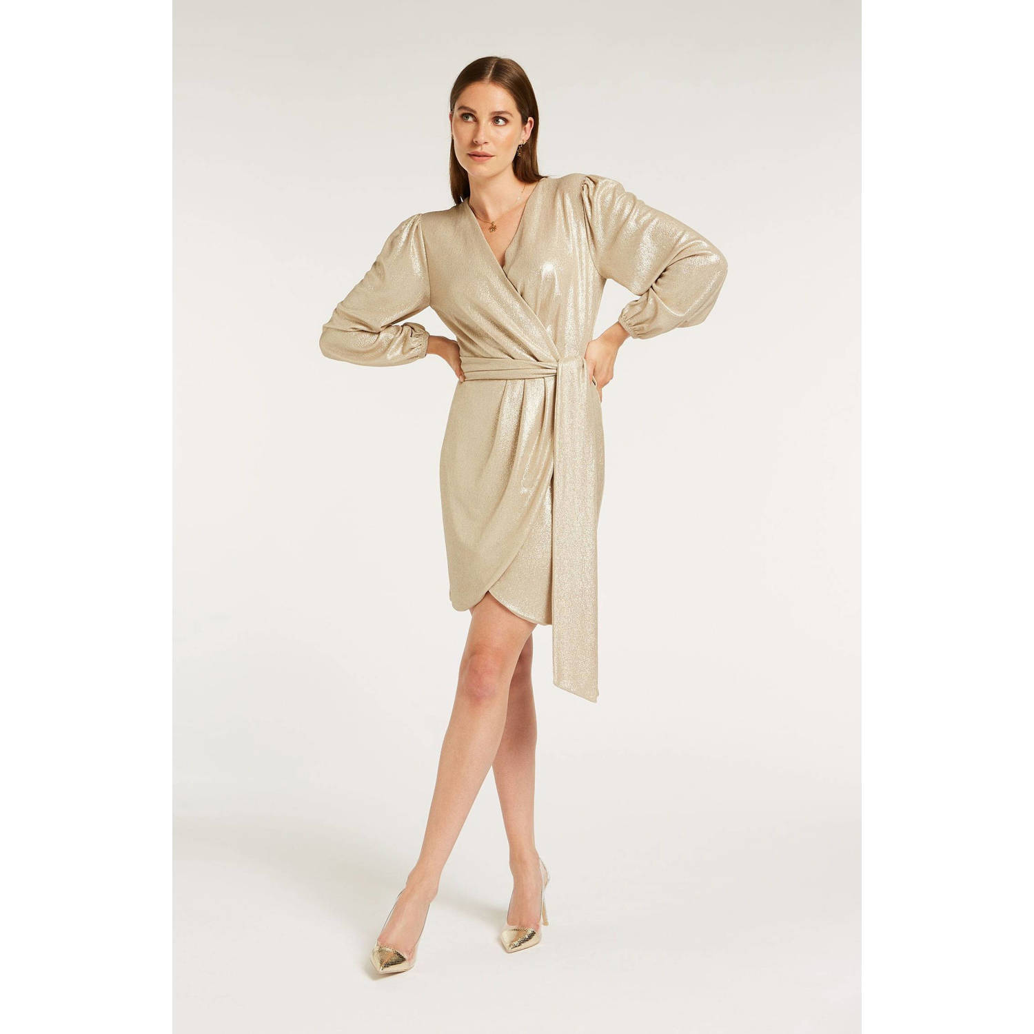 JOSH V Isabeau regular fit overslagjurk glitter beige goud