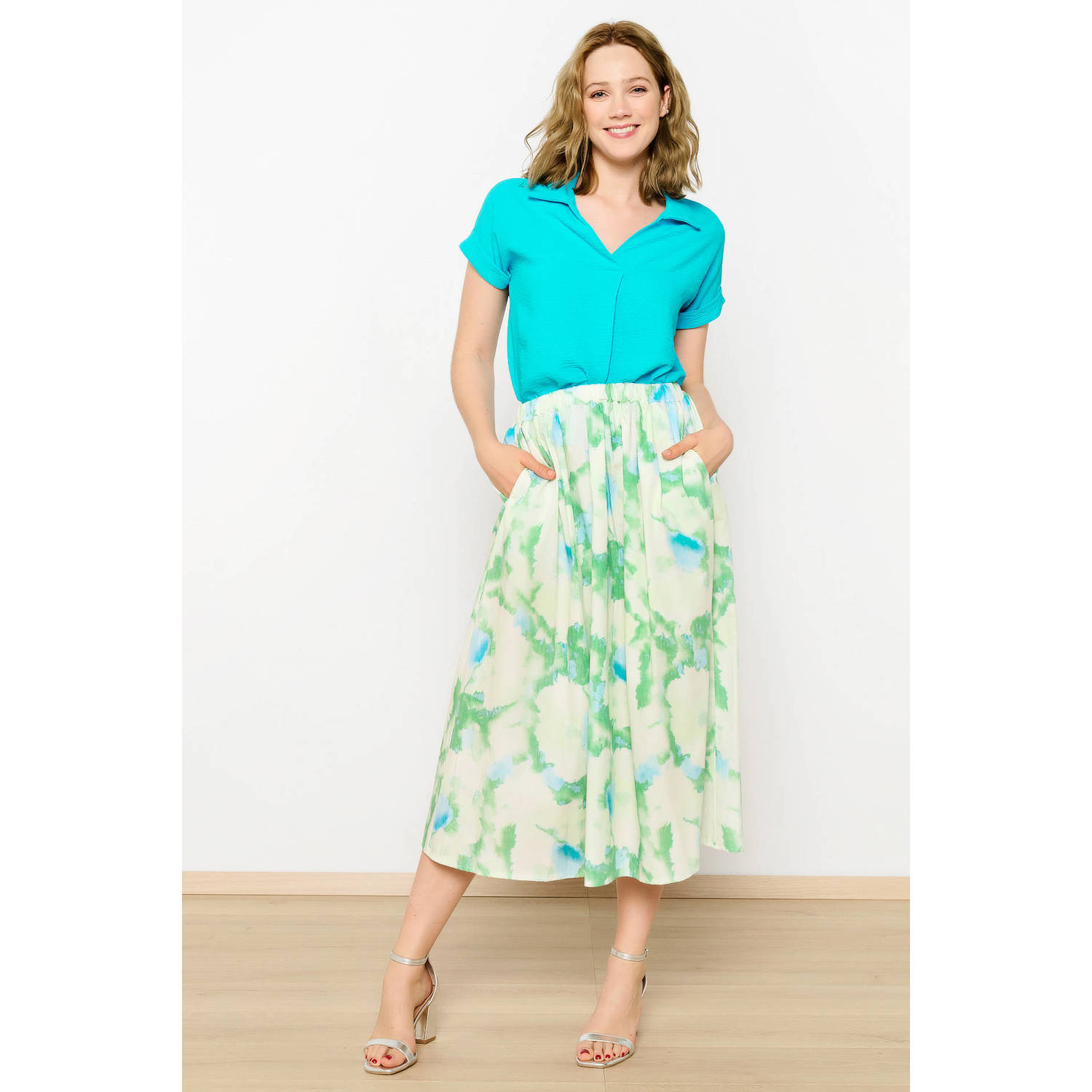 LOLALIZA midi rok met all over print groen blauw ecru