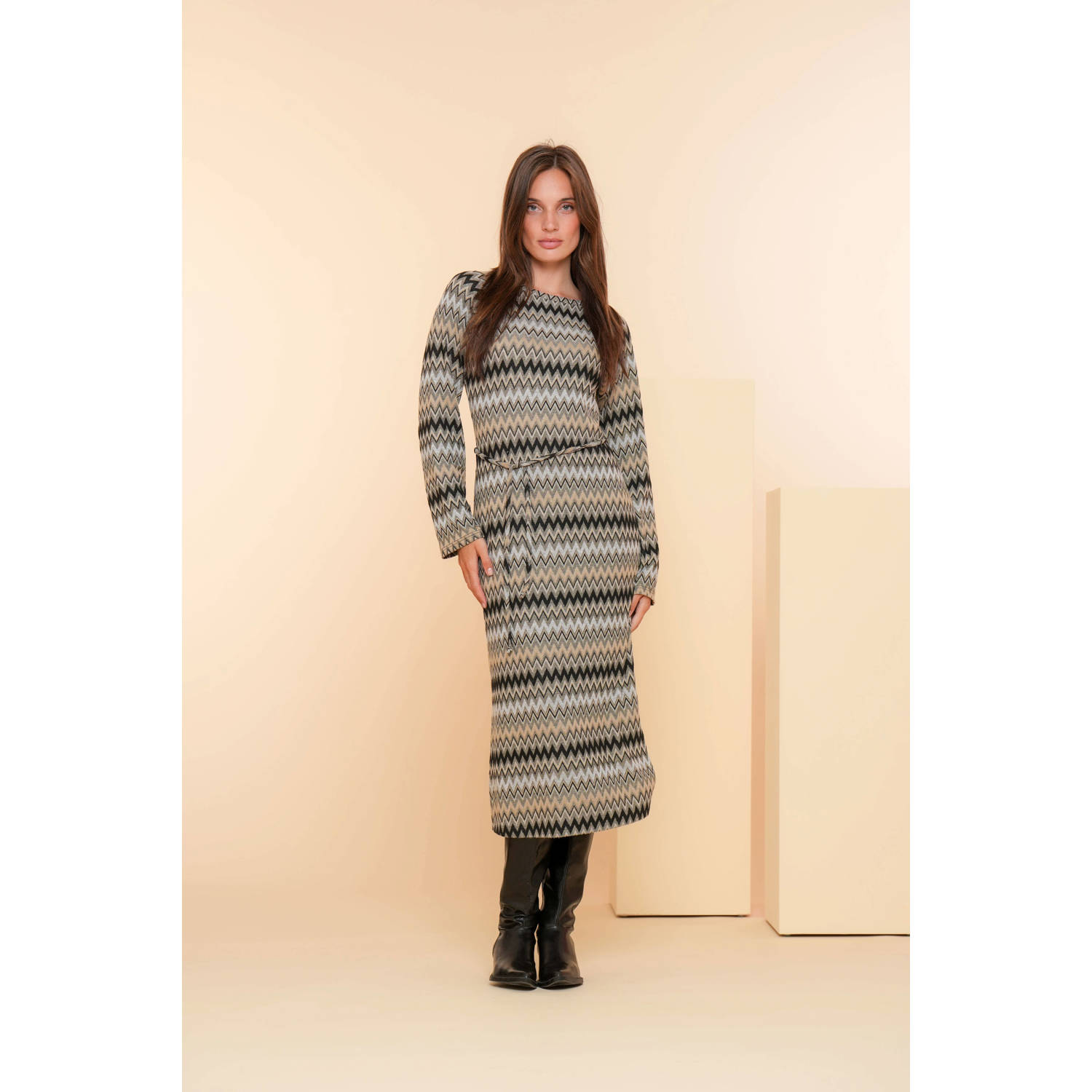 Geisha midi jurk met all over print grijs zwart geel