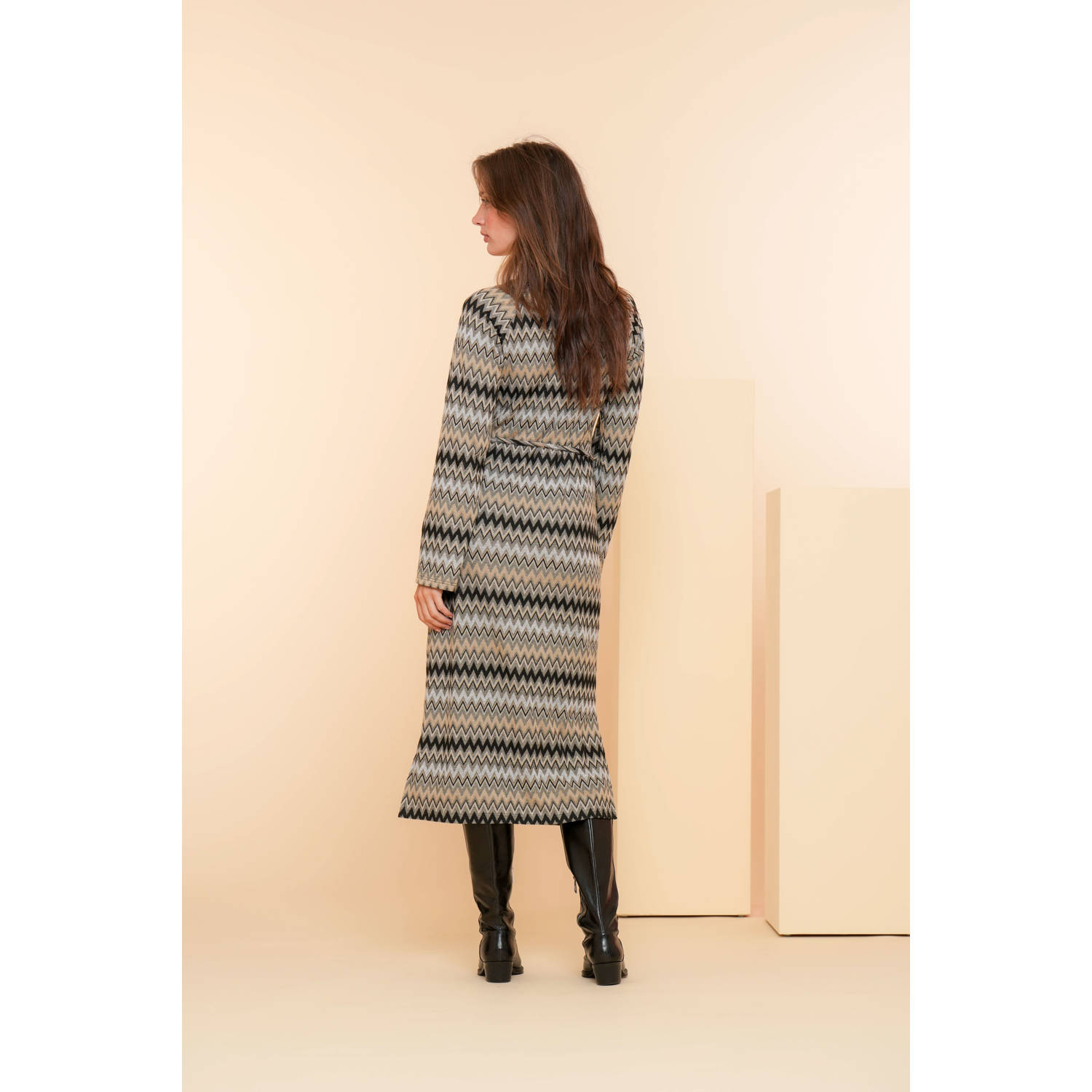 Geisha midi jurk met all over print grijs zwart geel