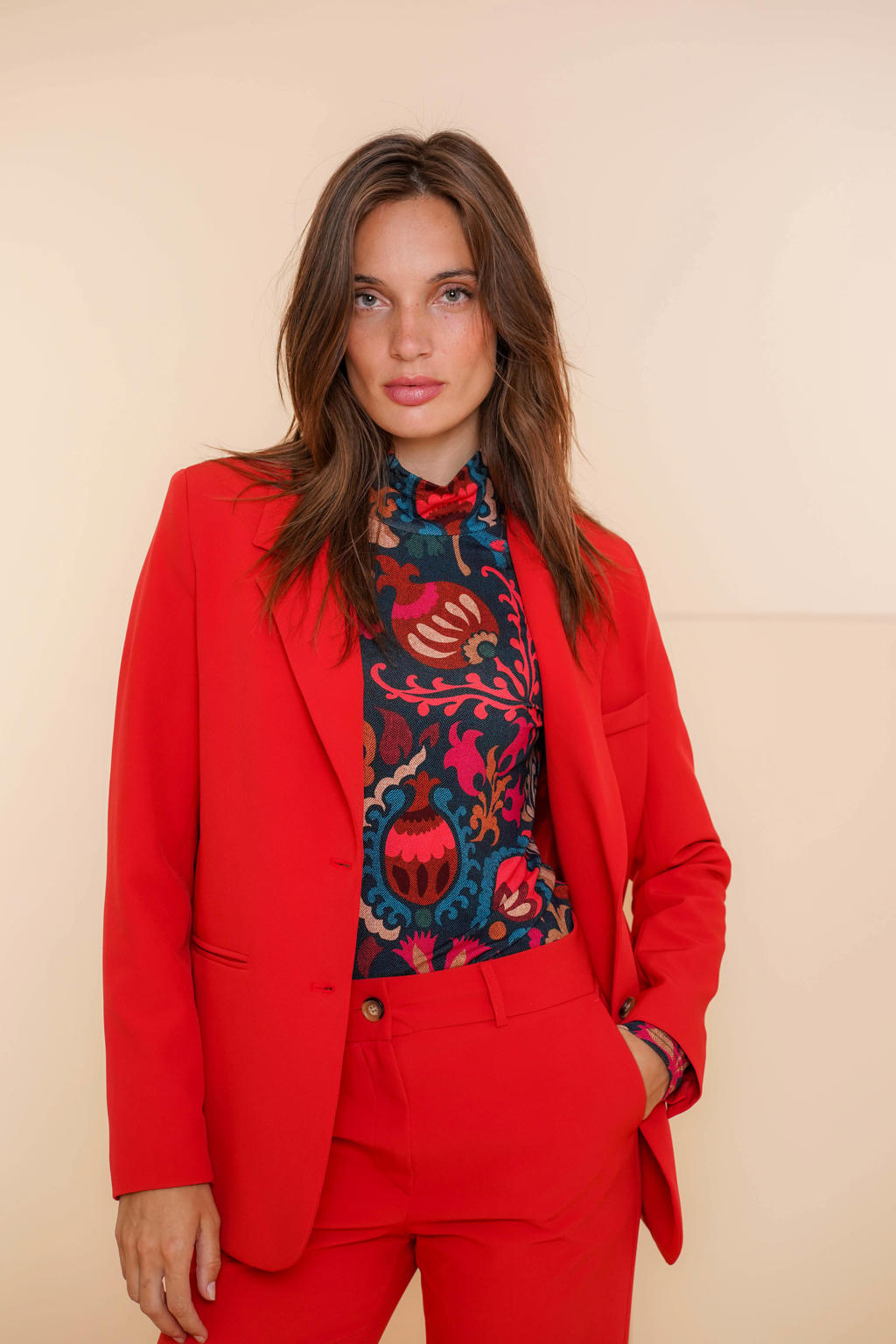 Rode dames Geisha rechtvallende blazer van polyester met effen, lange mouwen en reverskraag