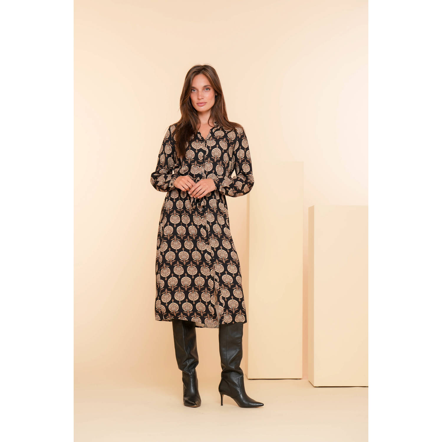 Geisha blousejurk met all over print zwart zand