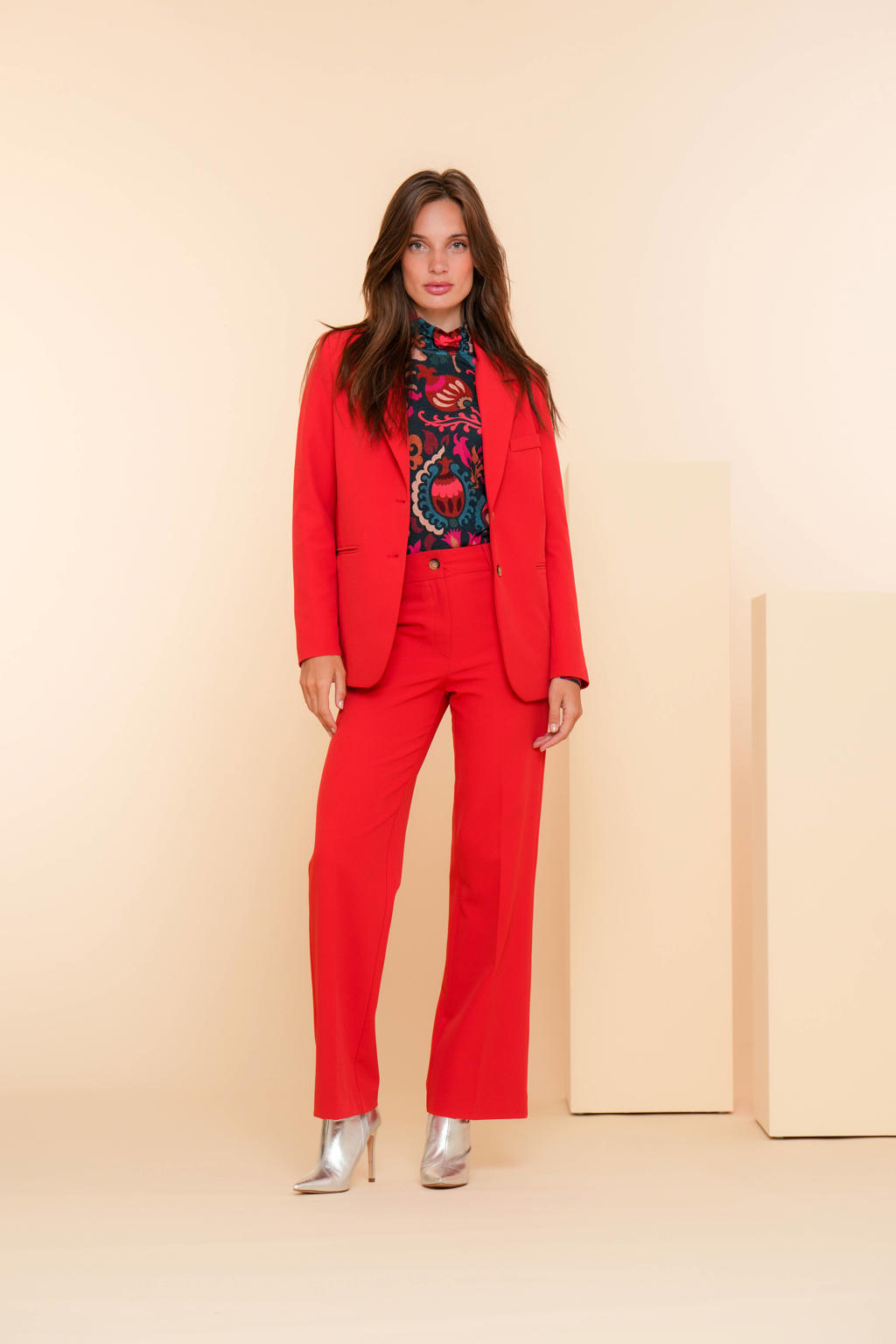 Rode dames Geisha straight fit pantalon van polyester met rits- en knoopsluiting en effen