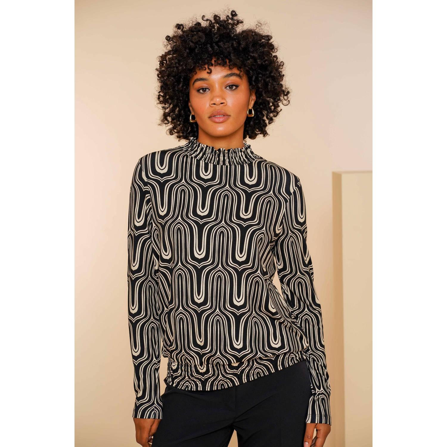 Geisha top met all over print zwart zand