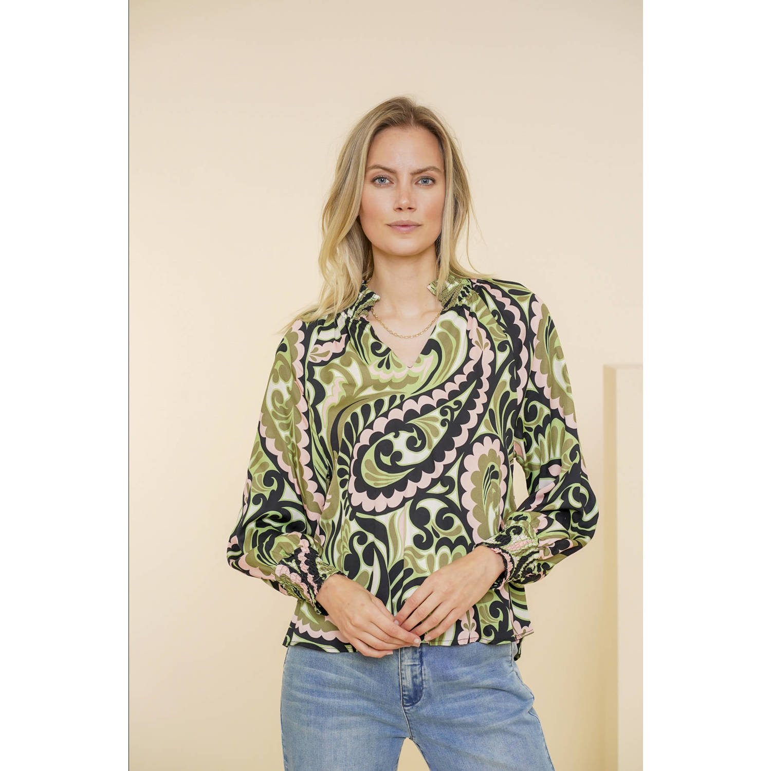 Geisha blousetop met all over print groen roze