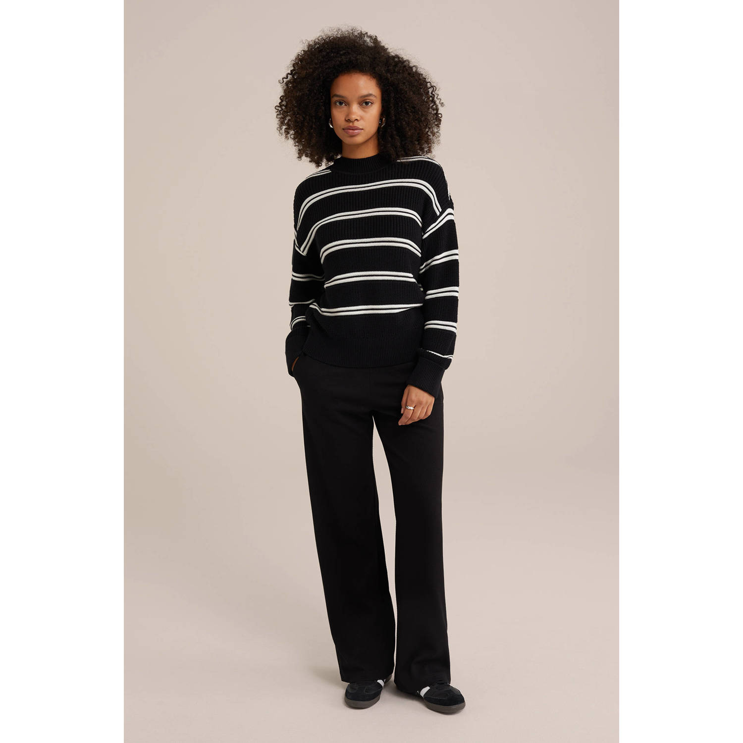 WE Fashion straight fit broek zwart