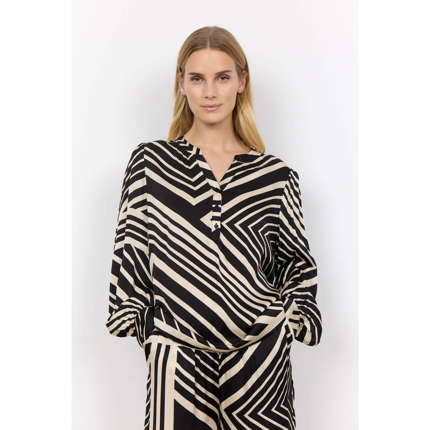 Soyaconcept top FARO all over print zwart beige