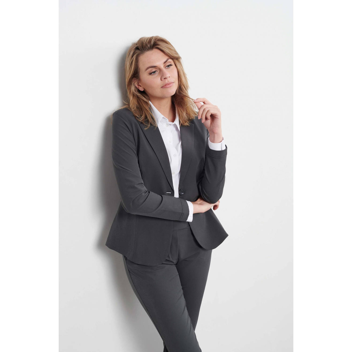 &Co Woman rechtvallende blazer PHILEINE TRAVEL grijs
