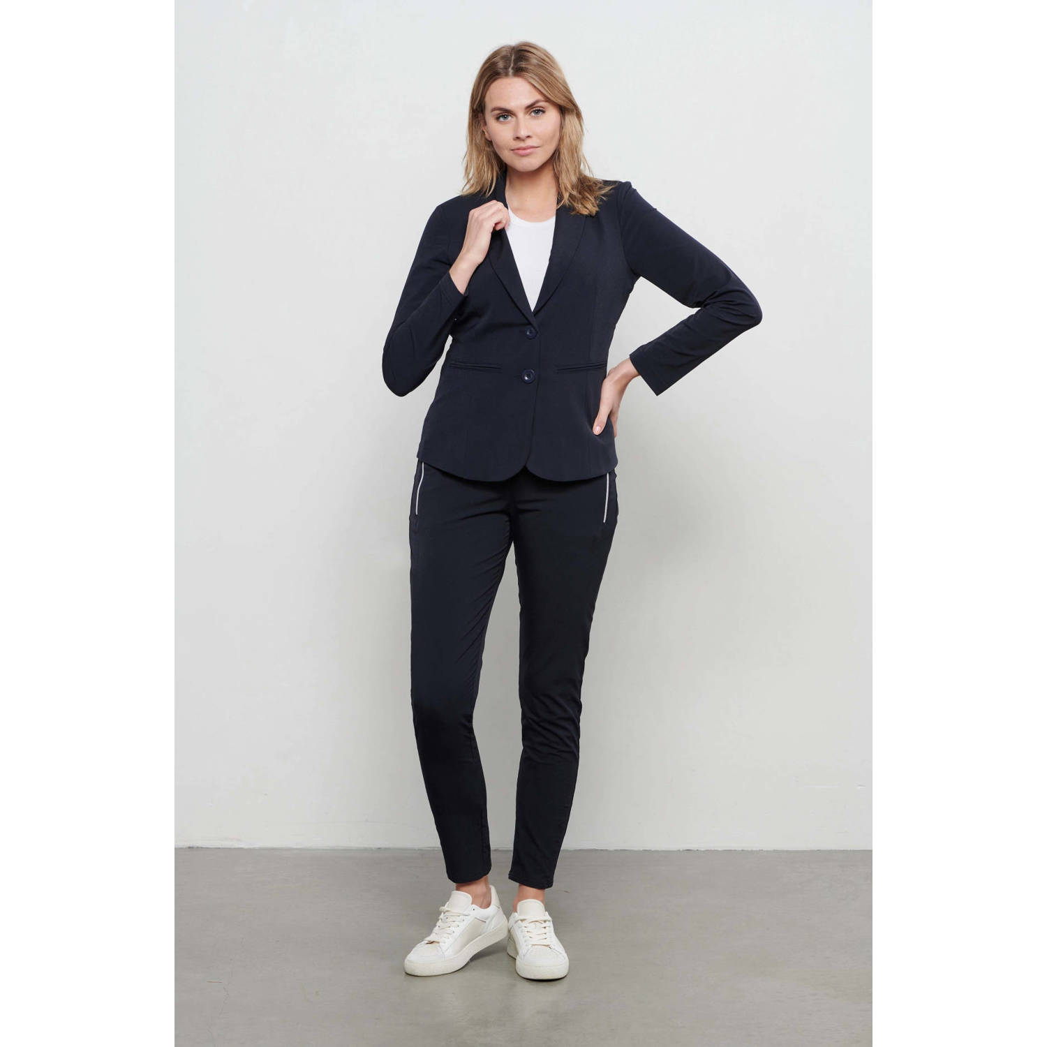 &Co Woman rechtvallende blazer PHILEINE van travelstof marine