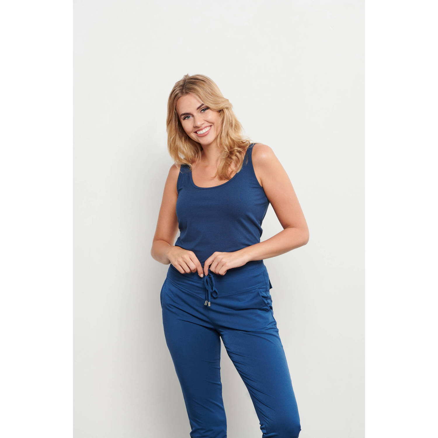 &Co Woman regular fit pantalon PENNY van travelstof blauw