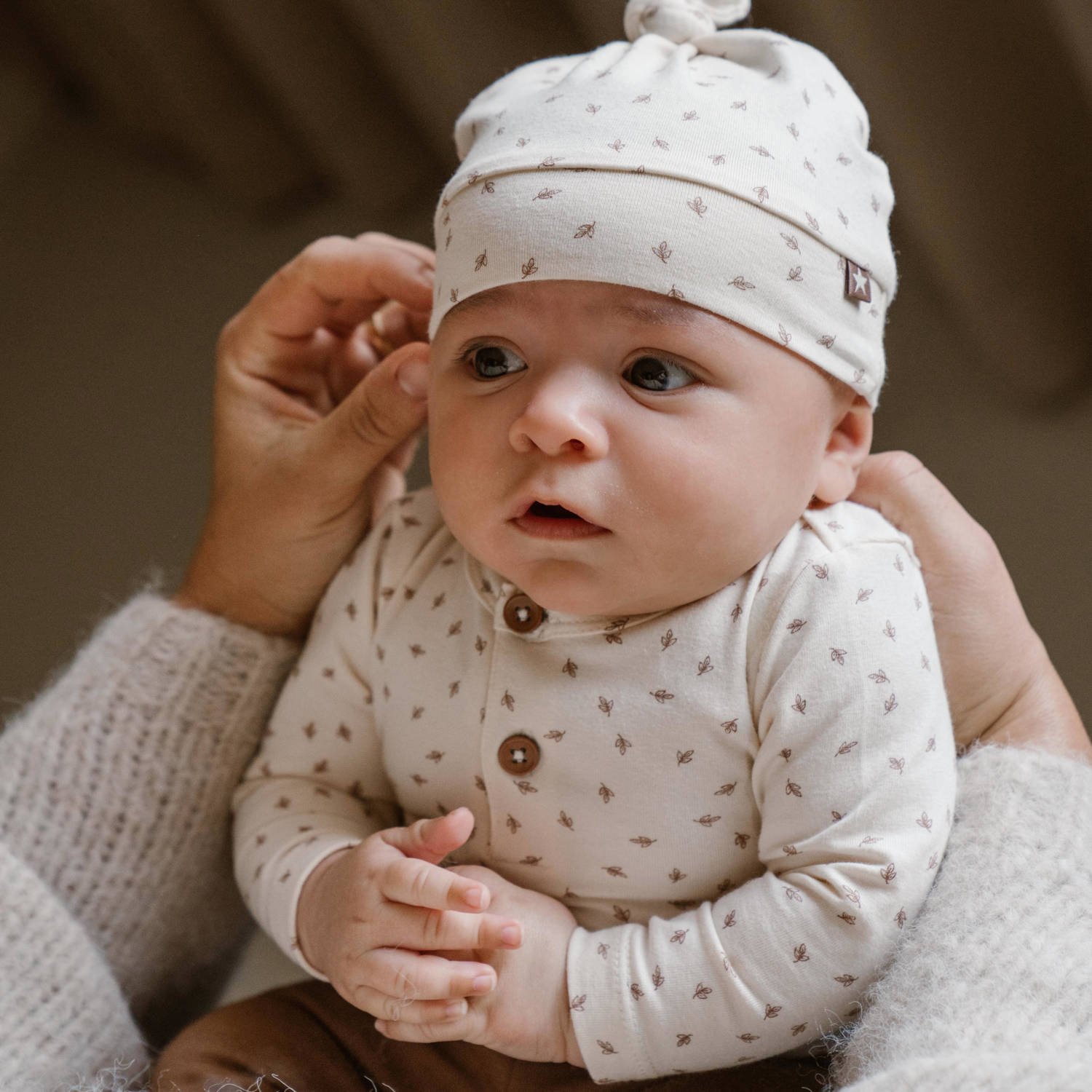 Dirkje romper + broek + muts bruin offwhite