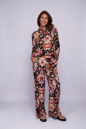 straight fit broek Sianda Black Vintage Energy Megan met grafische print zwart/oranje/roze