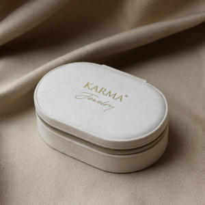 ovalen sieradendoos beige