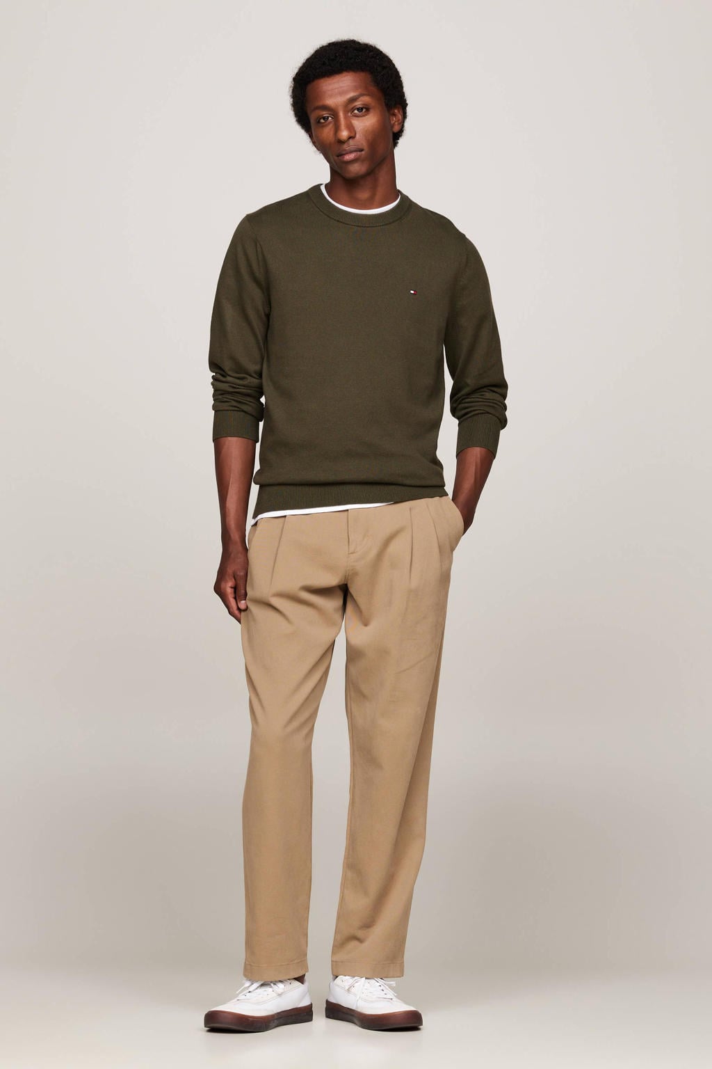 Groene heren Tommy Hilfiger trui Army Green van katoen met effen, lange mouwen en ronde hals