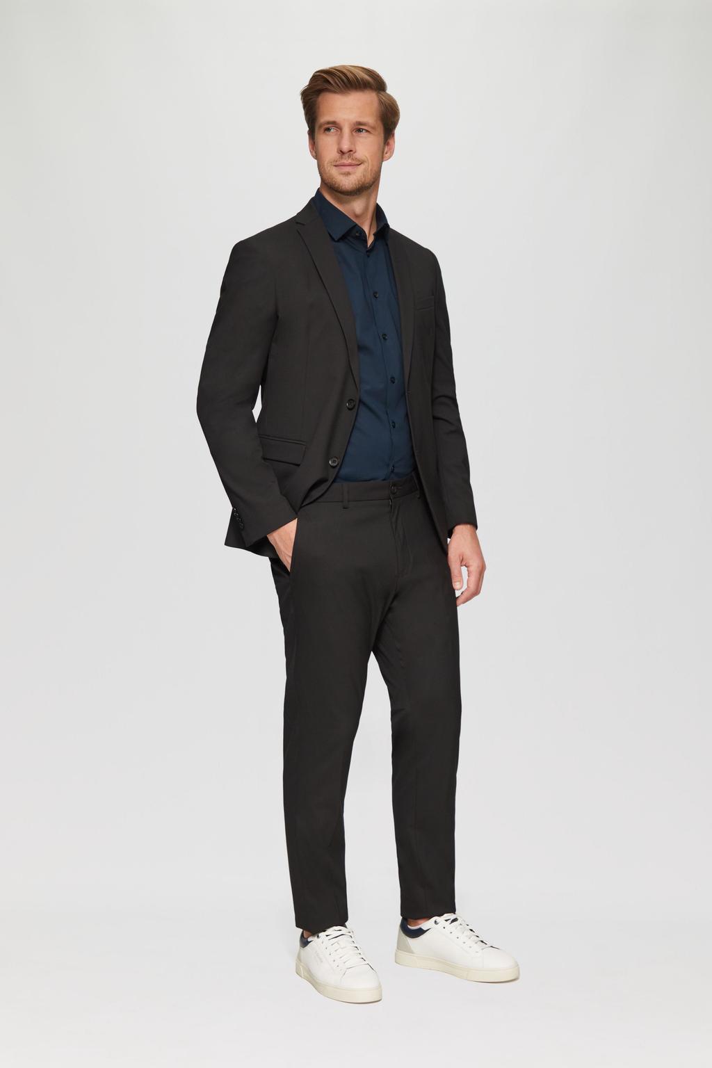 Donkerblauwe heren s.Oliver BLACK LABEL slim fit overhemd van katoen met effen, lange mouwen en klassieke kraag