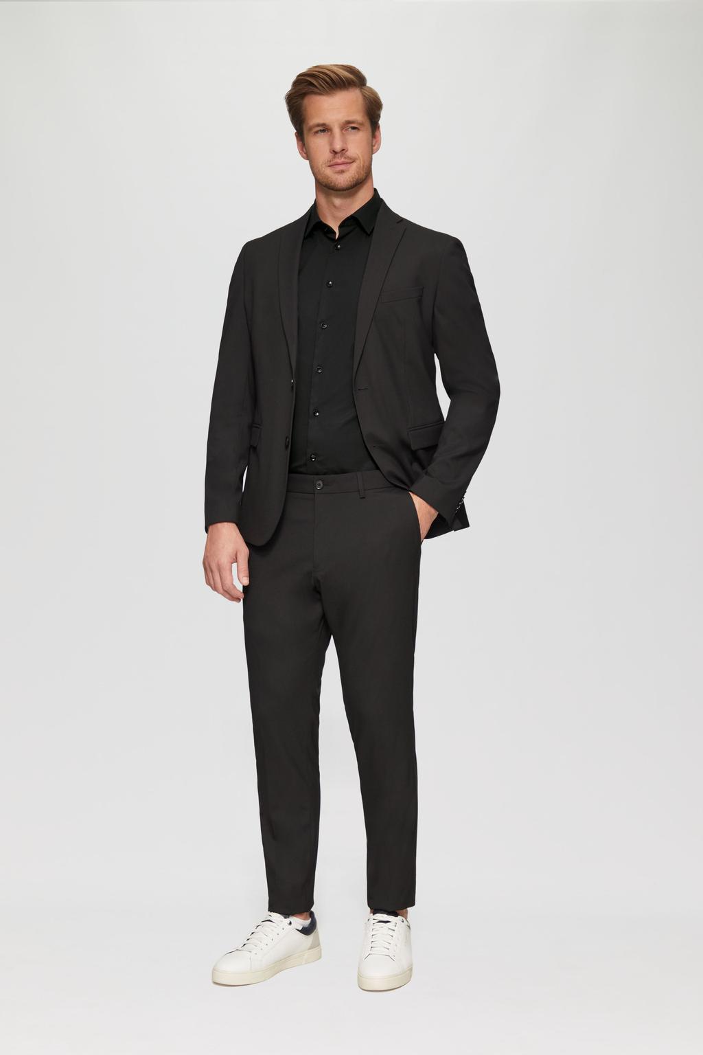 Zwarte heren s.Oliver BLACK LABEL slim fit overhemd van katoen met effen, lange mouwen en klassieke kraag