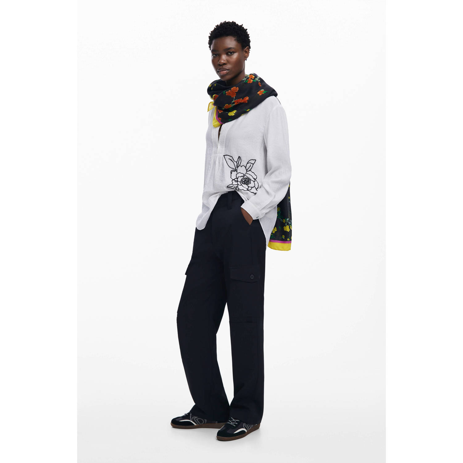 Desigual sjaal met bloemenprint zwart geel