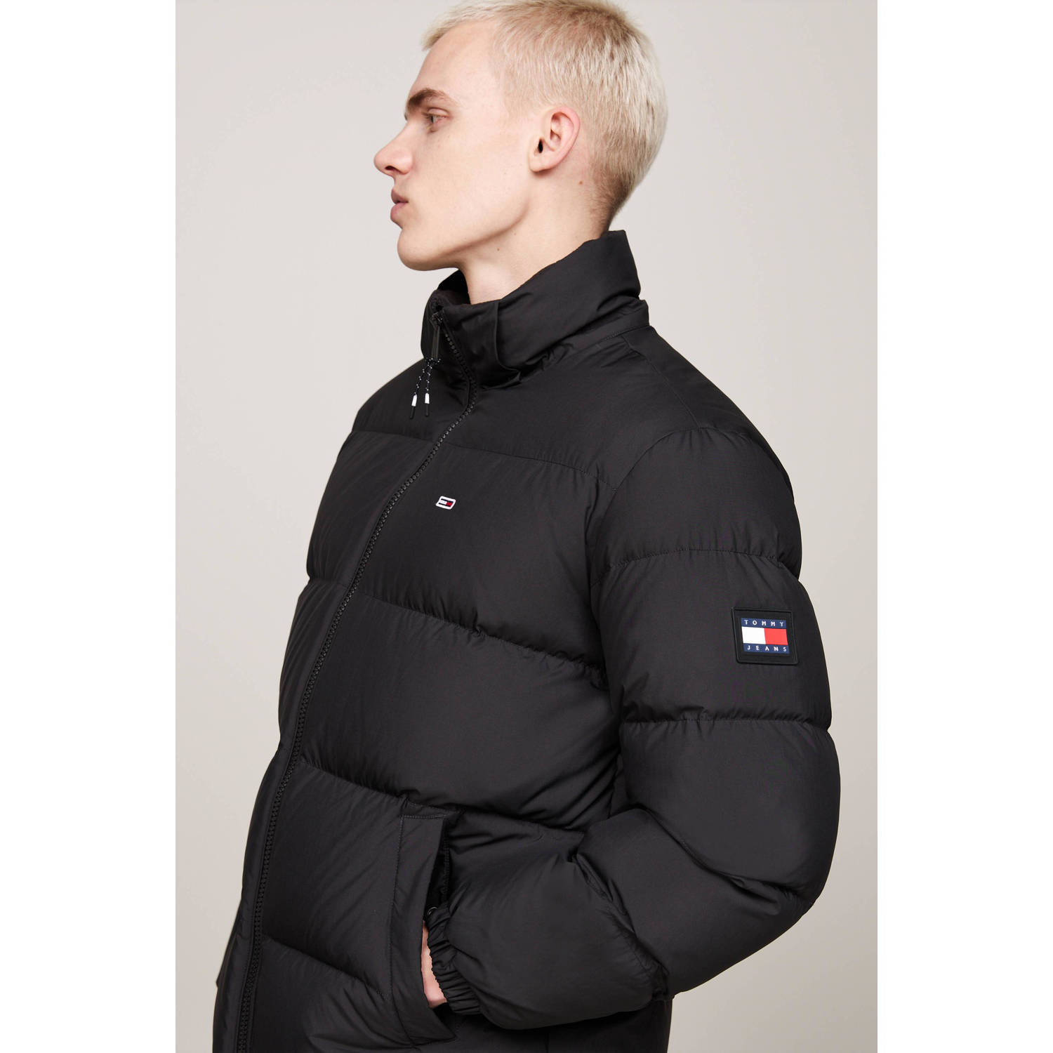 Tommy Jeans gewatteerde winterjas zwart