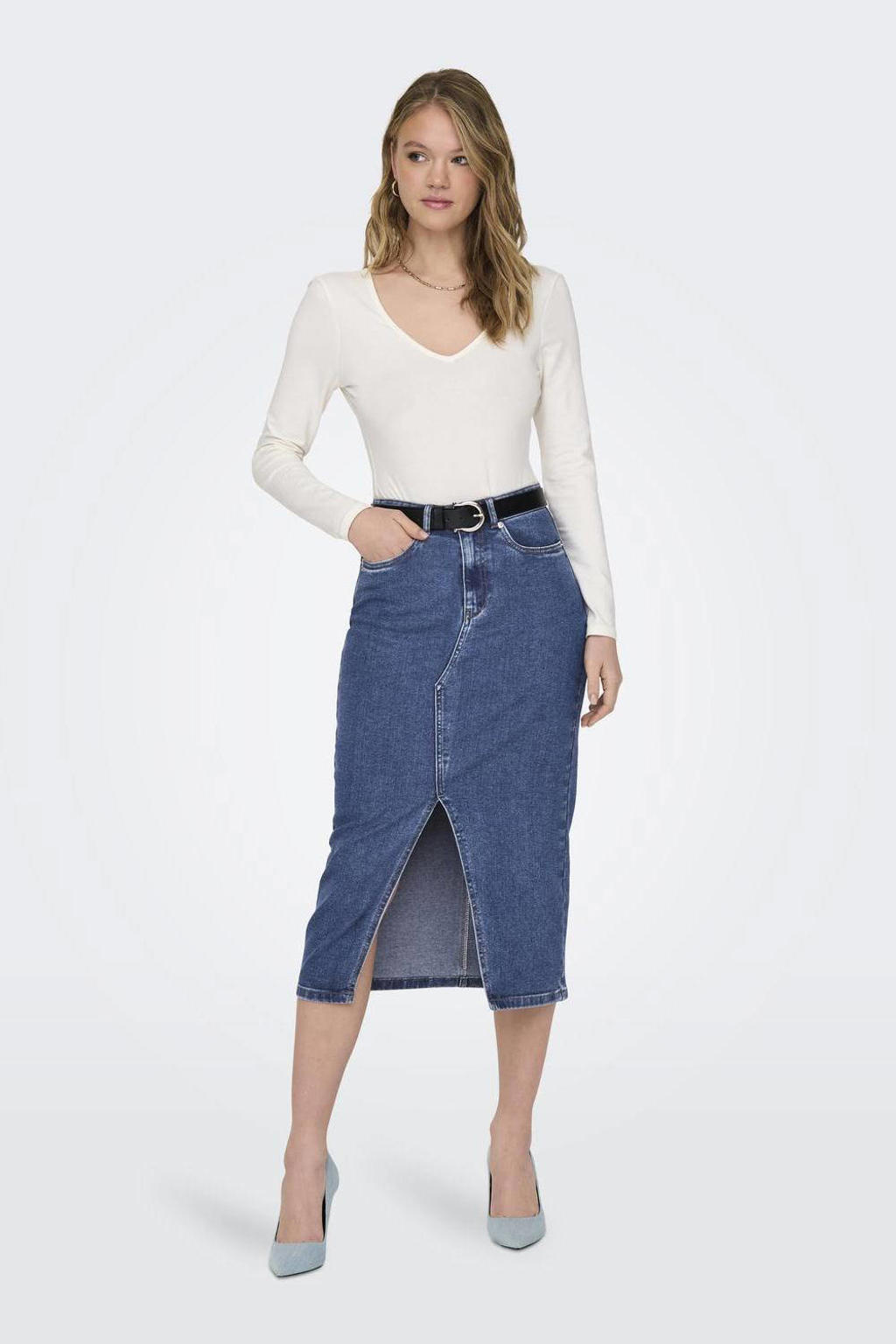 Medium blue denim dames ONLY spijkerrok gemaakt van denim en met rits- en knoopsluiting