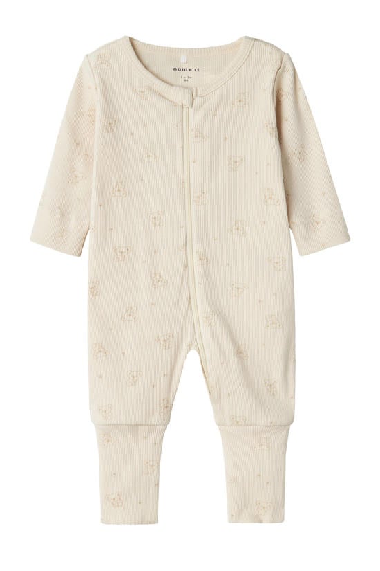beige pyjama's
