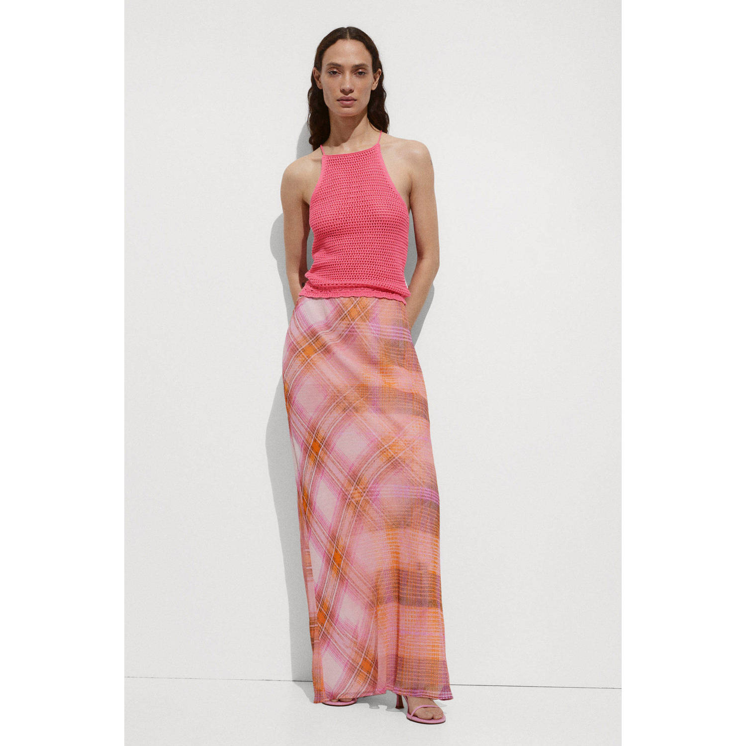 Mango crochet top met open rug roze