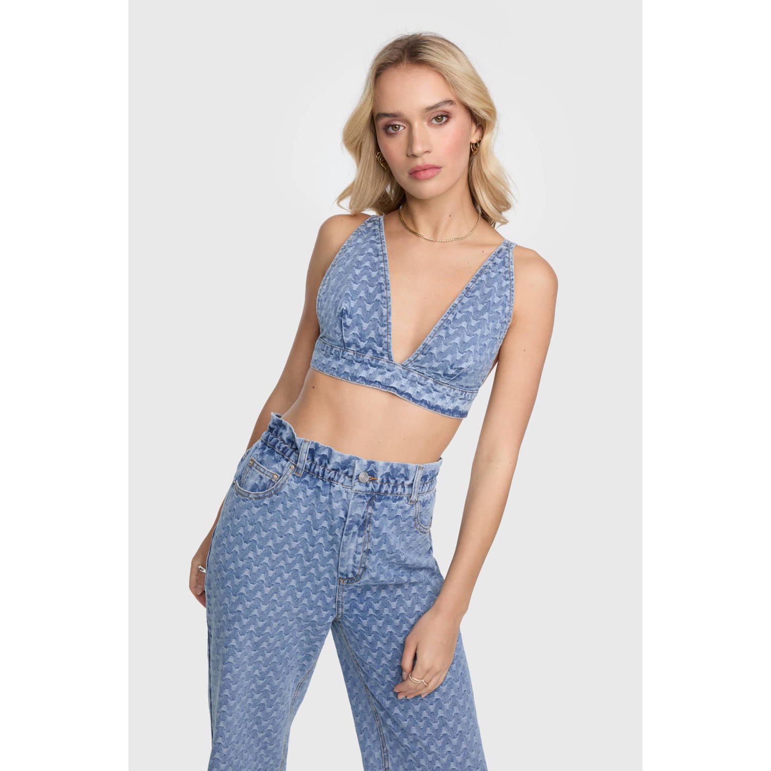 Alix the Label high waist wide leg jeans met all over print medium blue denim